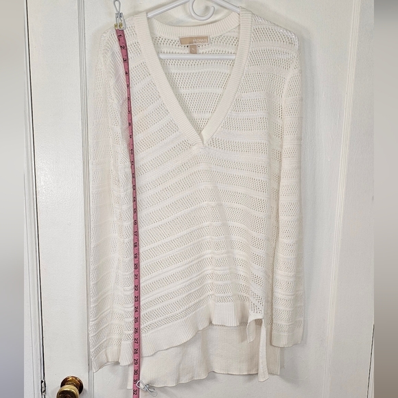 White Crochet V-Neck Sweater - Picture 2 of 7